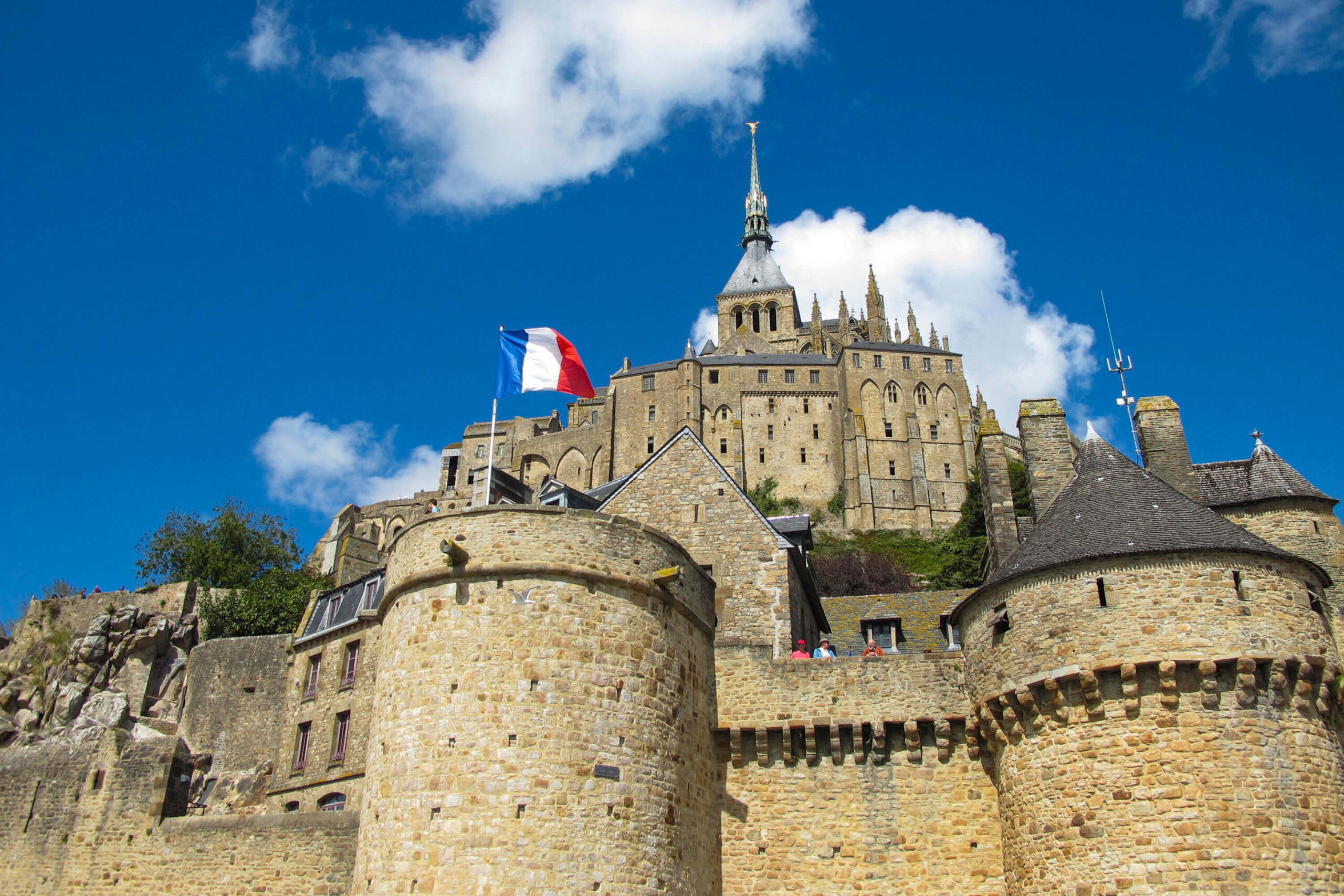 The ramparts of Mont-Saint-Michel over the bay